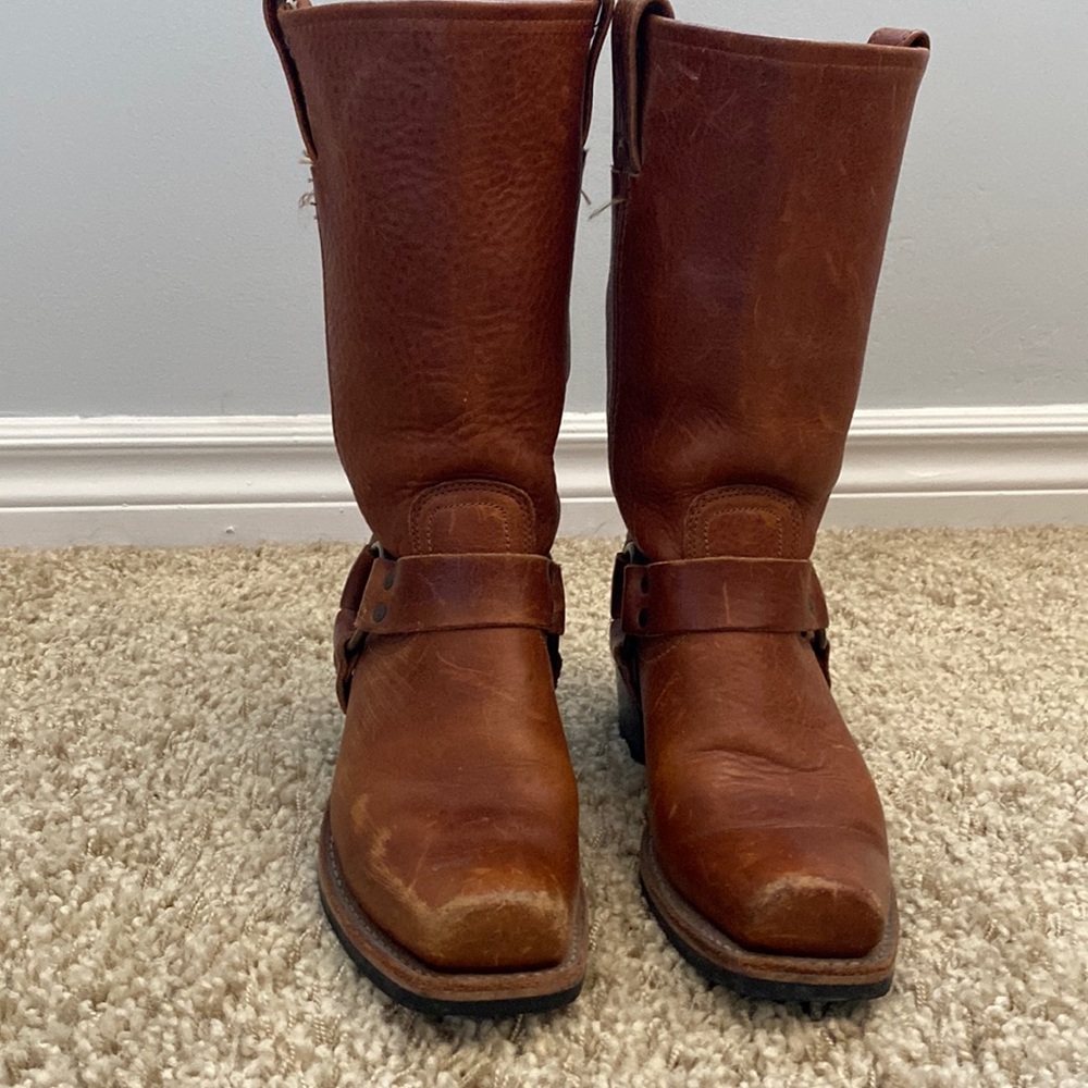 Brown leather boots. Square toe.
